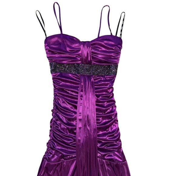 XOXO Women's Purple Satin Prom Gown Size Small - Picture 5 of 9